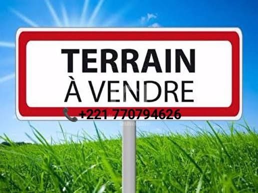 champ d’une superficie de 4 hectares 33 ares 74 centiares